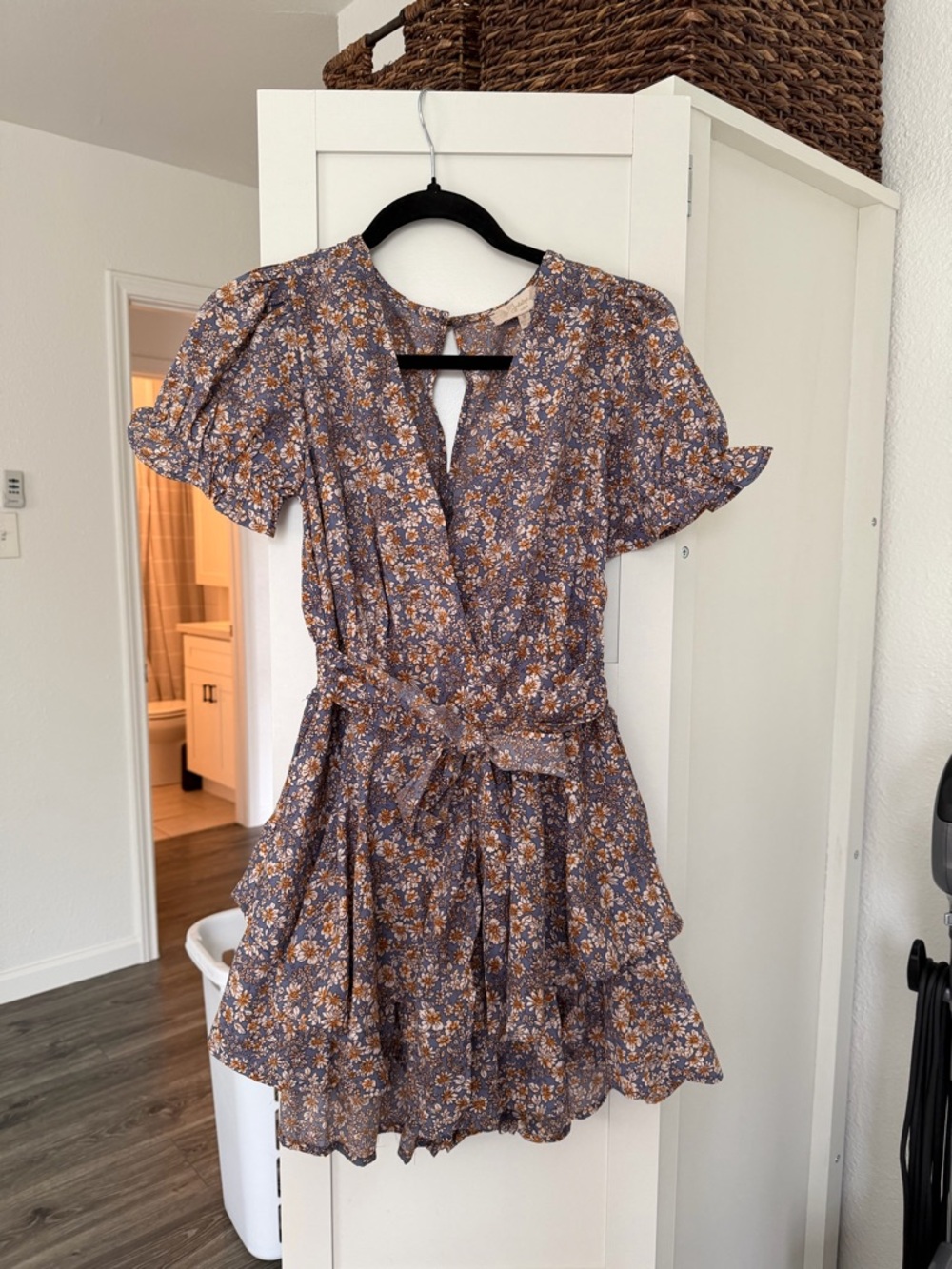 Floral Ruffle Tie-Waist Mini Romper - Purple/Gold